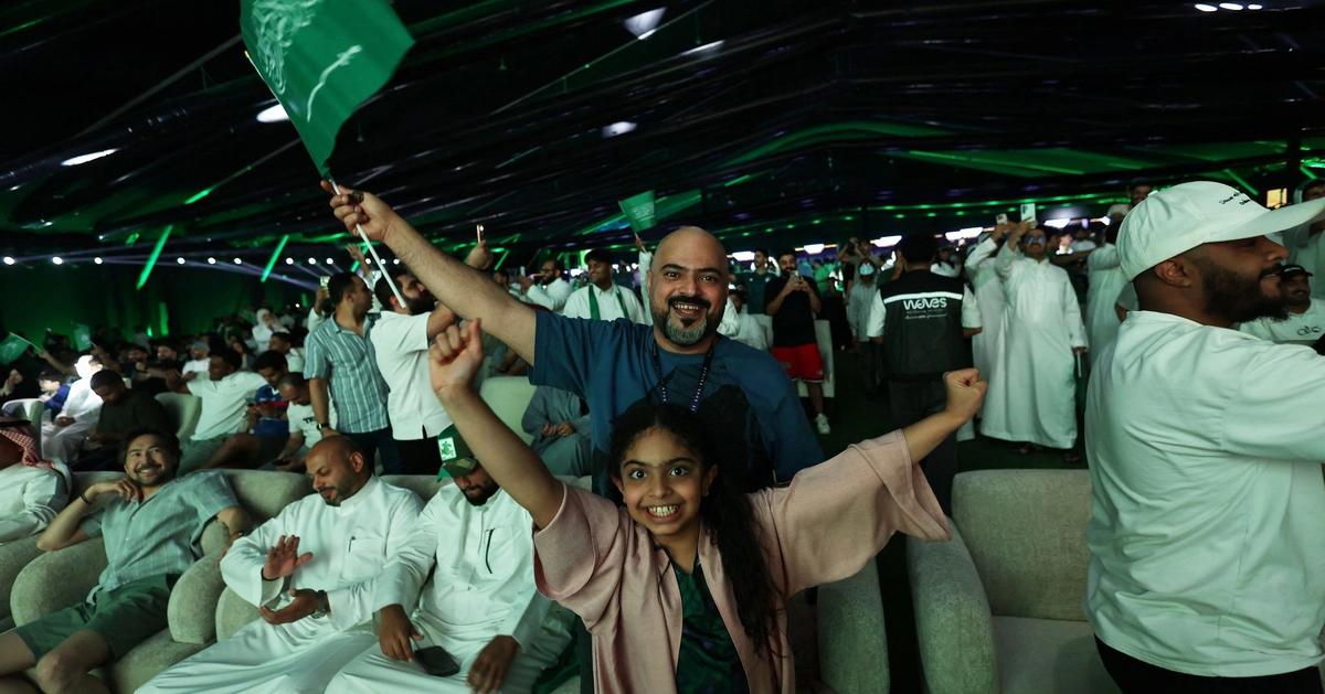 How soccer fans in the Gulf are balancing work and the World Cup