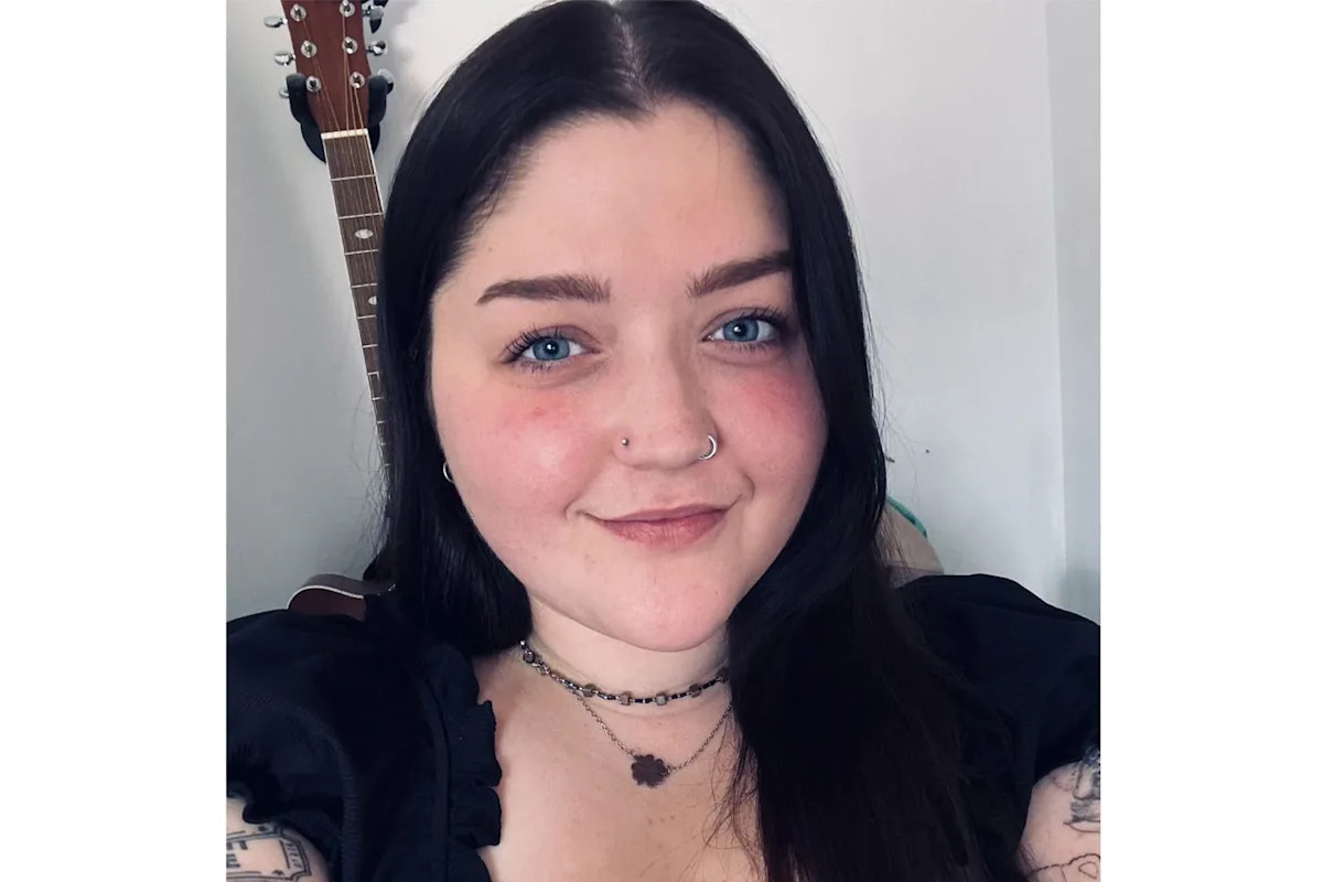 Woman, 28, Says Debilitating Migraine Symptoms Are Fixed in Just 15 Minutes When She Eats This Nostalgic Candy