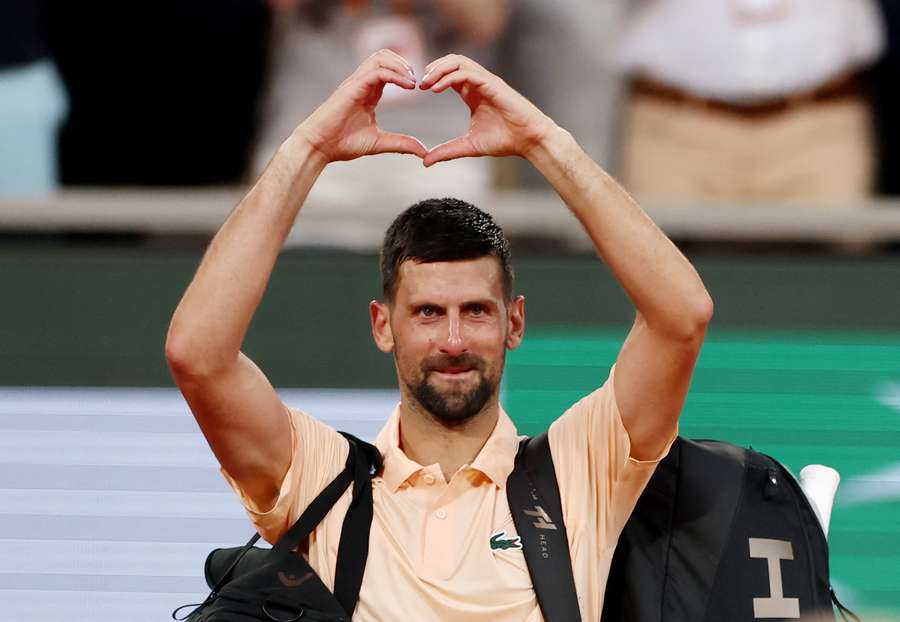 Djokovic doesn't let up