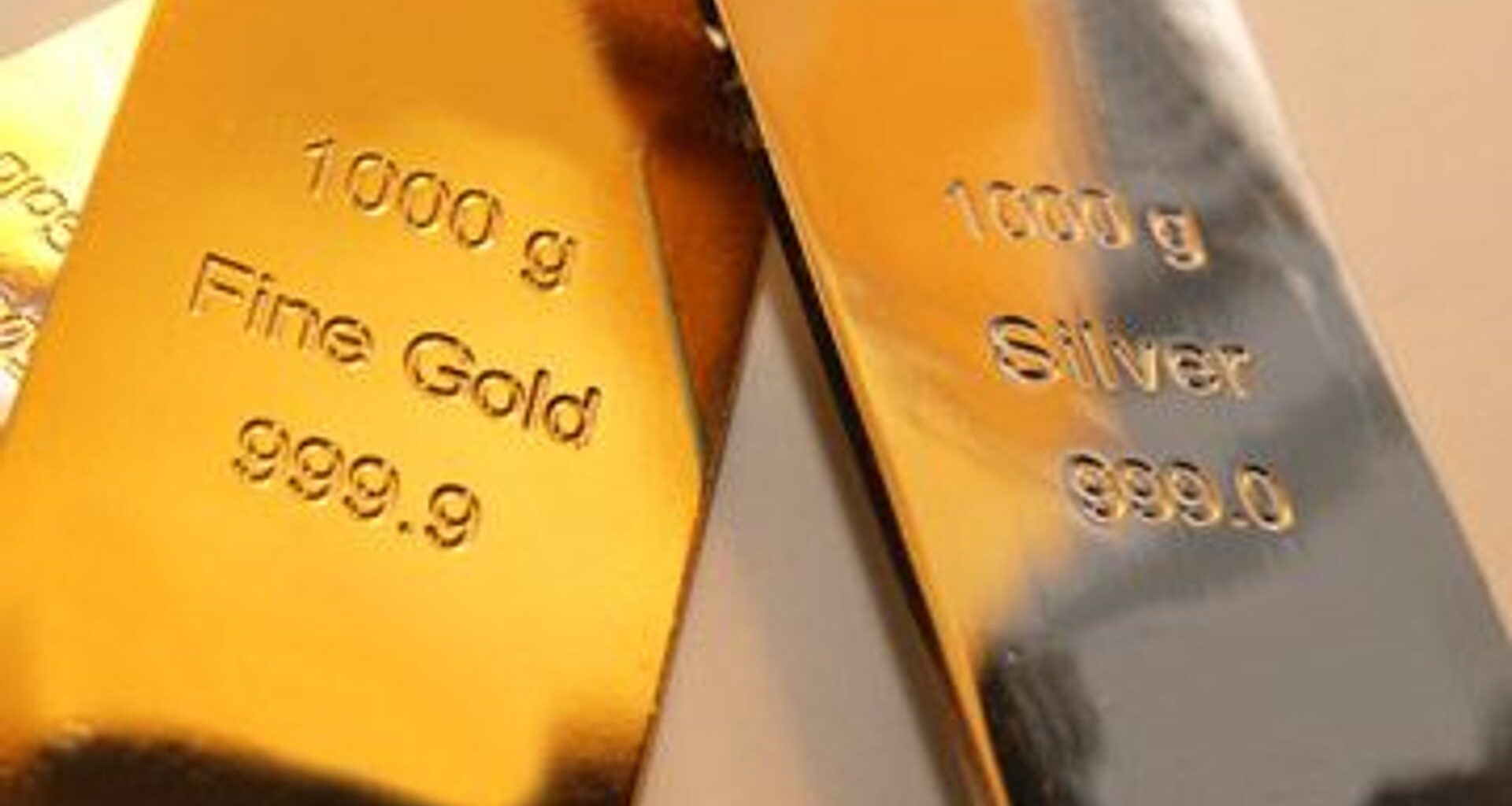 Gold breaks toward $4,000 as oil, yields weigh on metals - Kitco PM Report