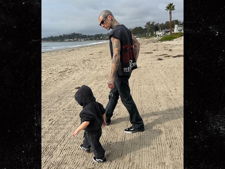 kourtney kardashian and travis barker fathers day insta 2