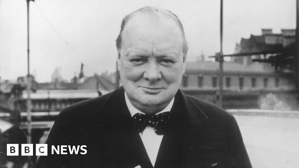 National Portrait Gallery display withdrawn after Churchill row - BBC