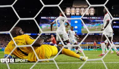 Watch: McGinn & McTominay start as Scotland face Haiti in World Cup opener - BBC