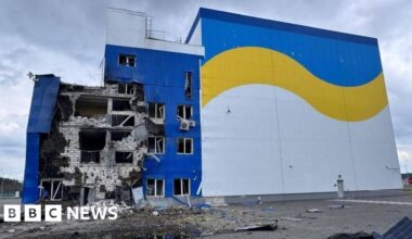 Zelensky criticises 'vile' Chornobyl drone strike ahead of London talks - BBC