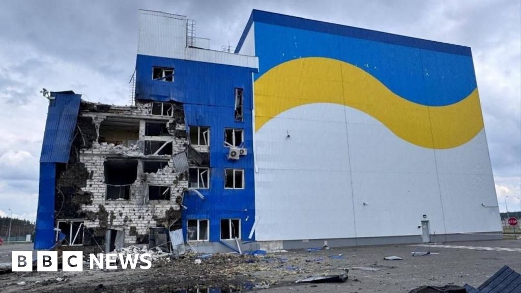 Zelensky criticises 'vile' Chornobyl drone strike ahead of London talks - BBC