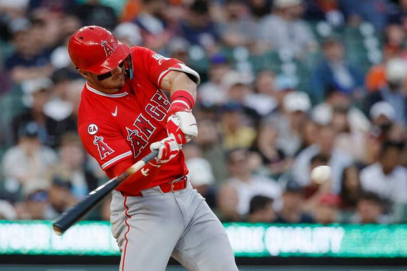 What is actually stopping a Mike Trout trade to the Los Angeles Dodgers in 2026
