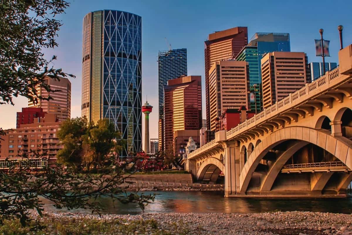 Alberta invites workers in healthcare, manufacturing, and agriculture to apply for provincial nomination