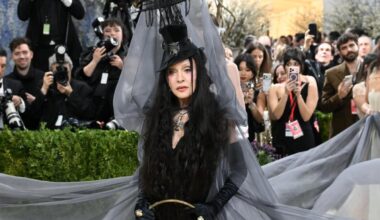Madonna Slams Cell Phones: 'I Came Here To Be a Doer, Not a Watcher'