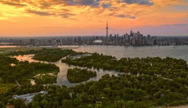 No Jets at Toronto Island Airport: Thousands of Homes at Risk
