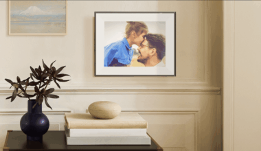 Aura's impressive e-ink photo frame doesn't even look digital