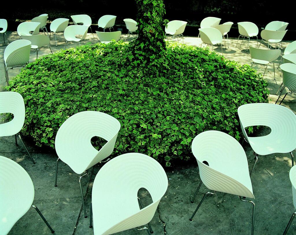 Tom Vac, Vitra, 1997 (Photo: Ron Arad and Associates Limited) Tom Vac, Vitra, 1997