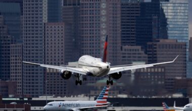 Jets were 300 feet apart in Boston close call that forced Delta flight to abort landing, expert says - CTV News