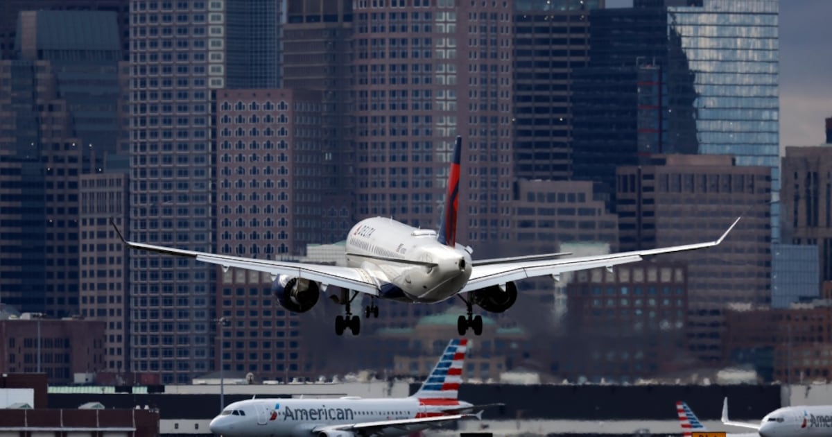 Jets were 300 feet apart in Boston close call that forced Delta flight to abort landing, expert says - CTV News