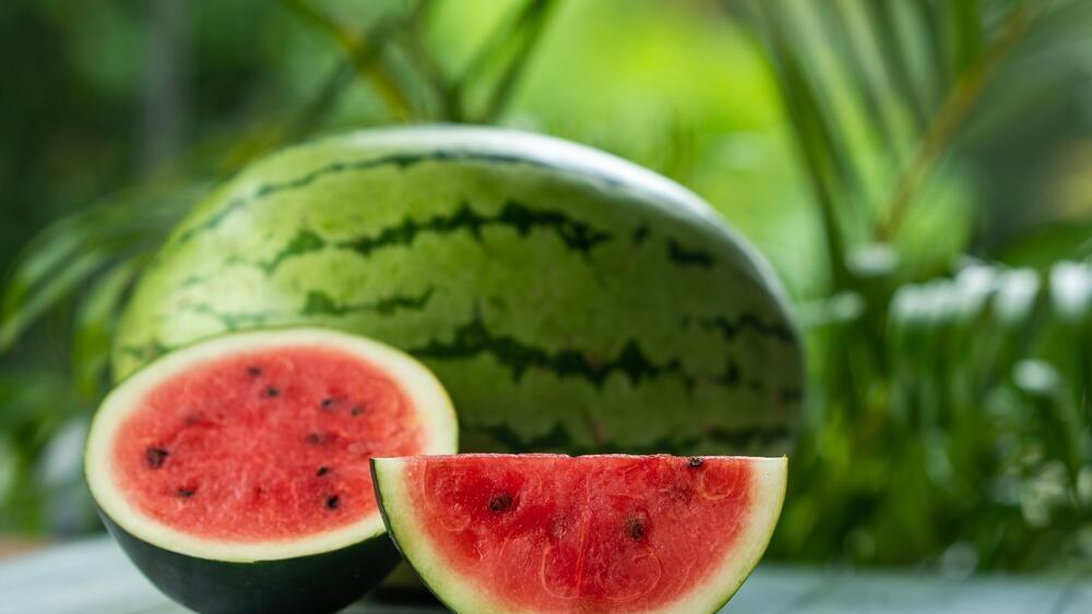 Watermelon – much more than a summer fruit (Photo: shutterstock) מזונות עם ריכוז ליקופן