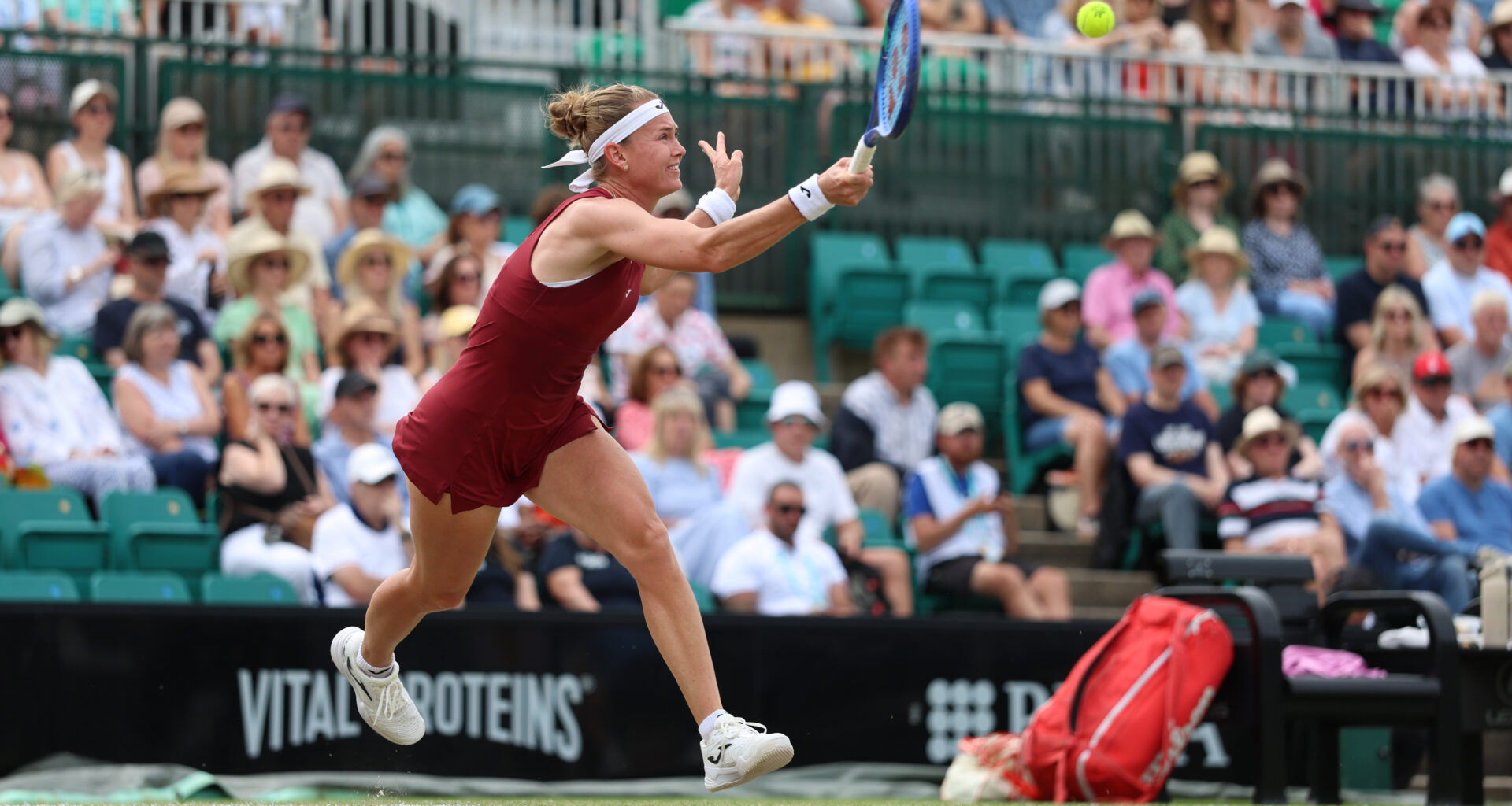 Bouzkova defeats British teenager Klugman to make Nottingham quarters