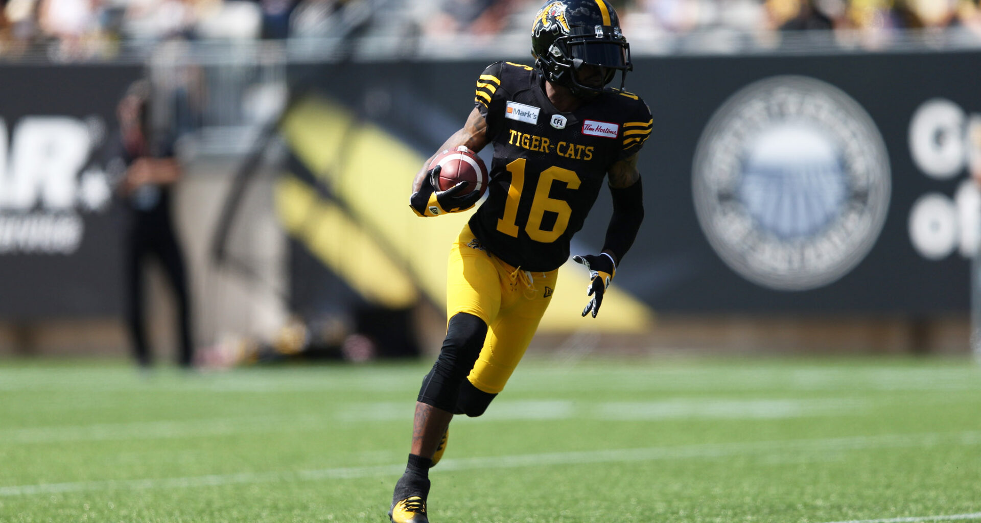 Receiver Brandon Banks signs one-day contract to retire with Hamilton