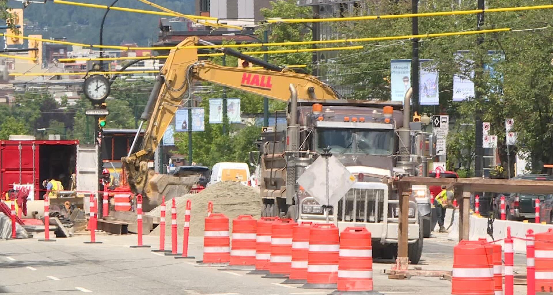 East Broadway reopening to four lanes between Main Street, Quebec Street