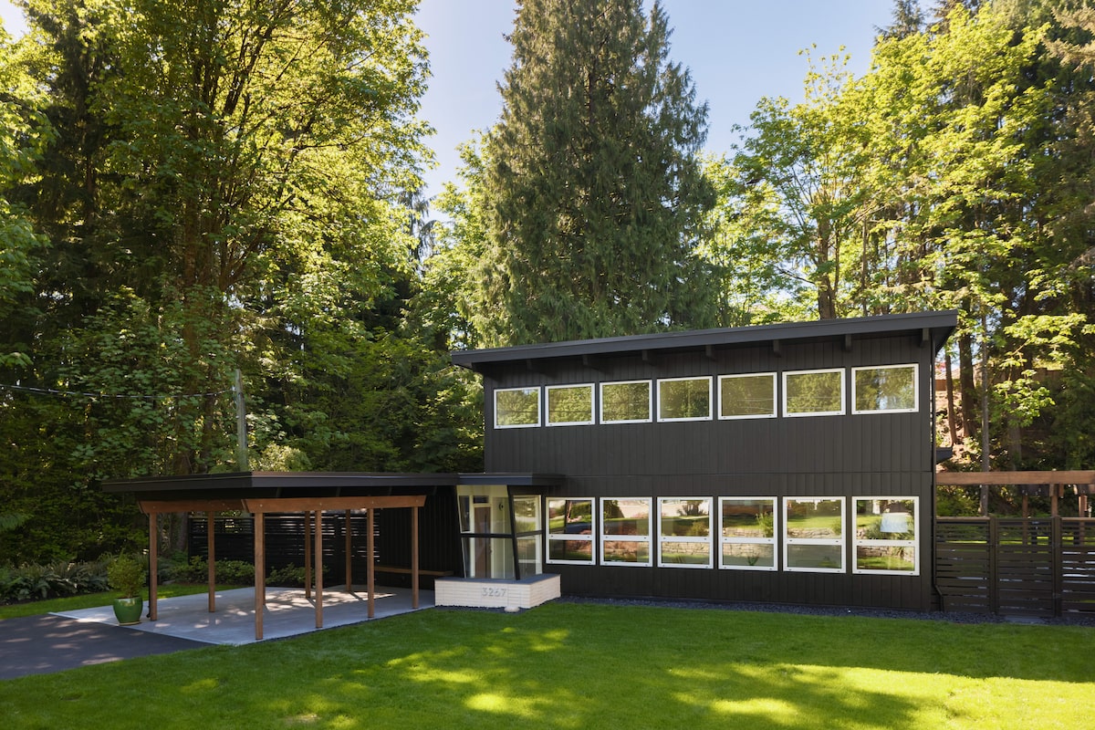 Developer sees a market for restored modernist homes like his own