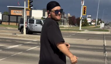 Sherwood Park dancer vows to fight ticket after RCMP order him to stop performing at busy intersection