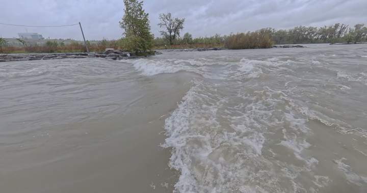 City of Calgary officials forecast river levels to peak by Tuesday - Calgary