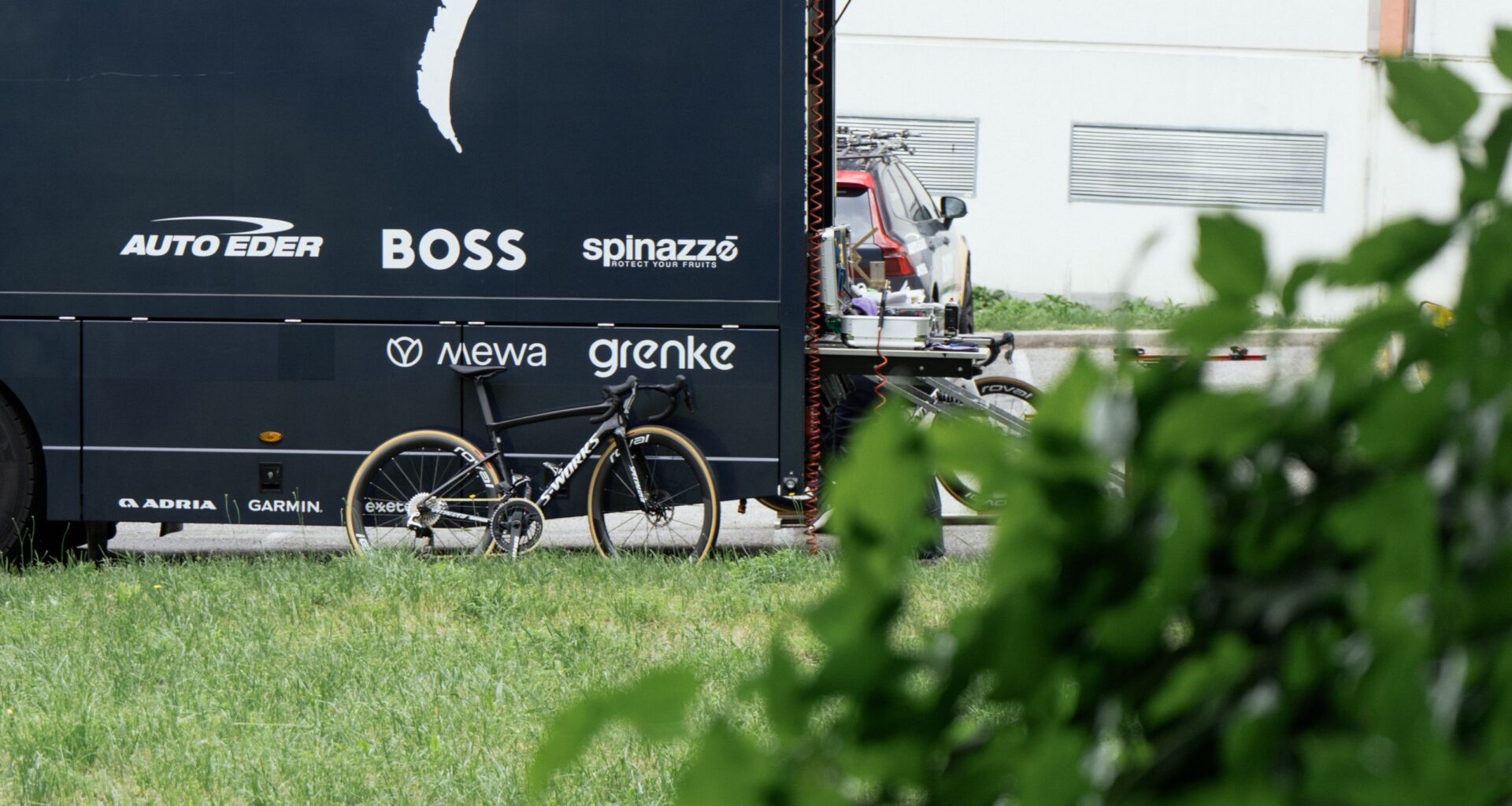 I hid in a bush to get the first spy shots of the new Specialized Tarmac SL9 at the newly-named Dauphiné
