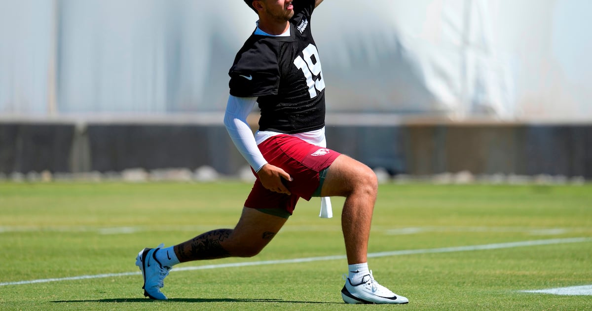 Arizona Cardinals rookie QB Carson Beck trying to speed up learning curve