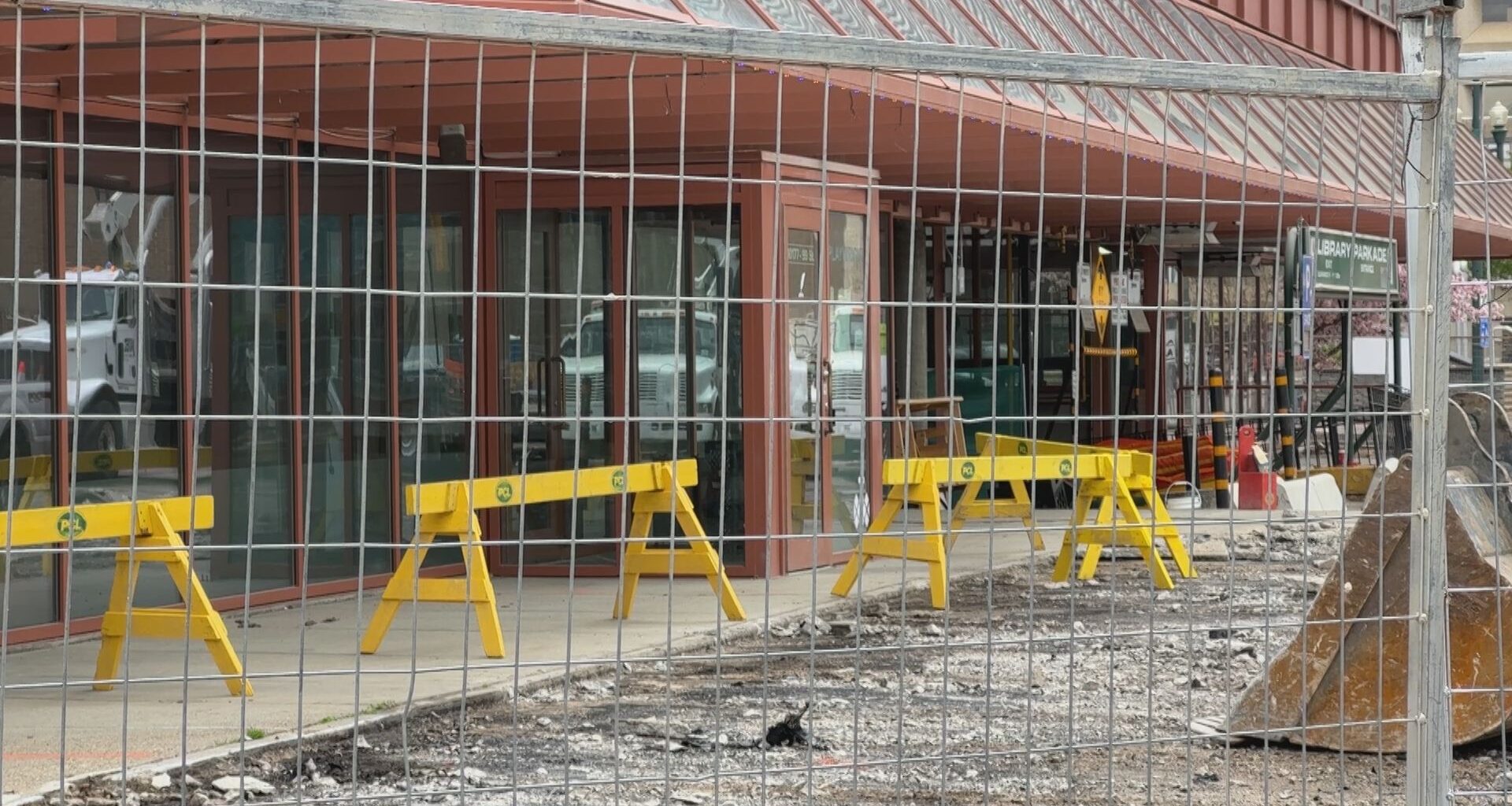 3rd Edmonton restaurant to close down this month, owner blames downtown construction