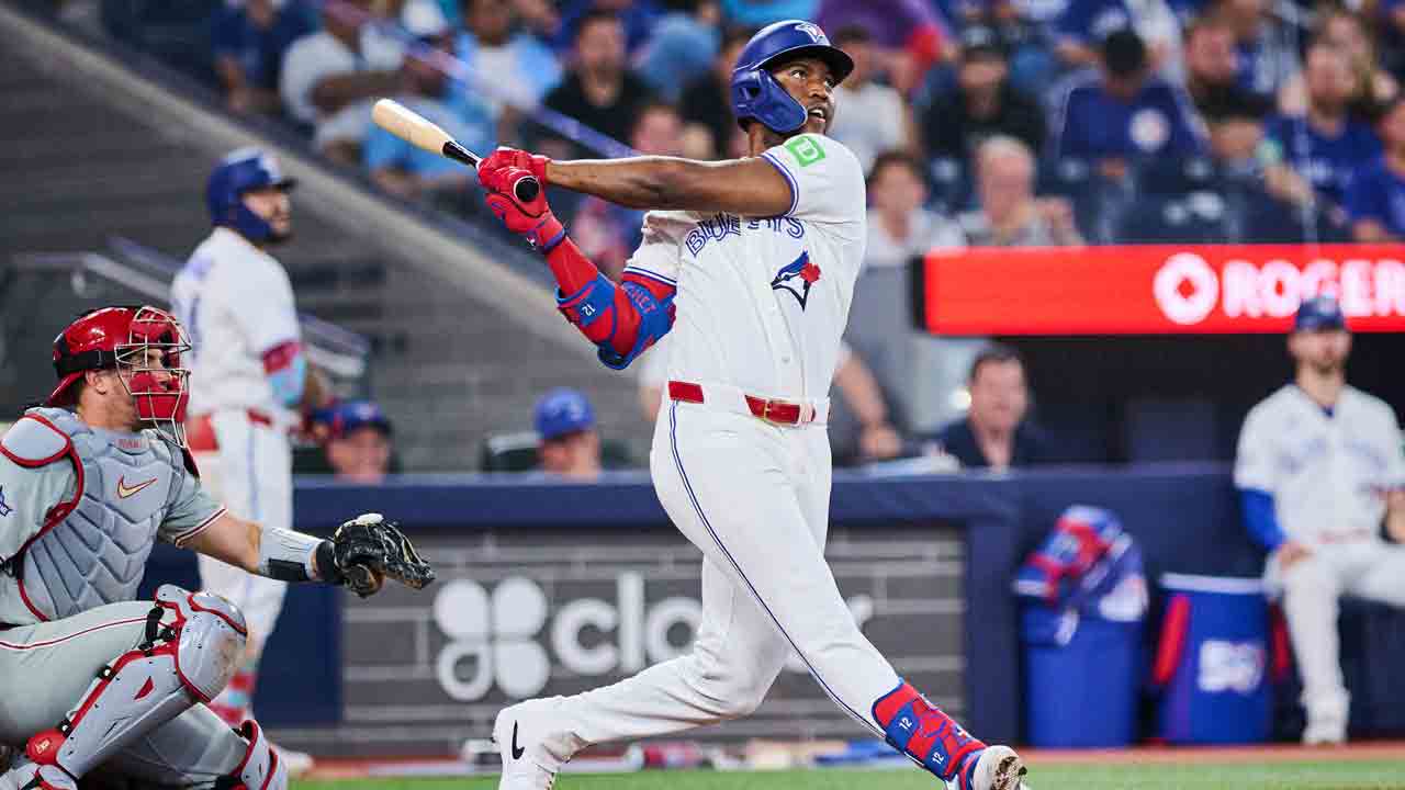 Blue Jays' Jesus Sanchez exits vs. Rangers with sprained ankle