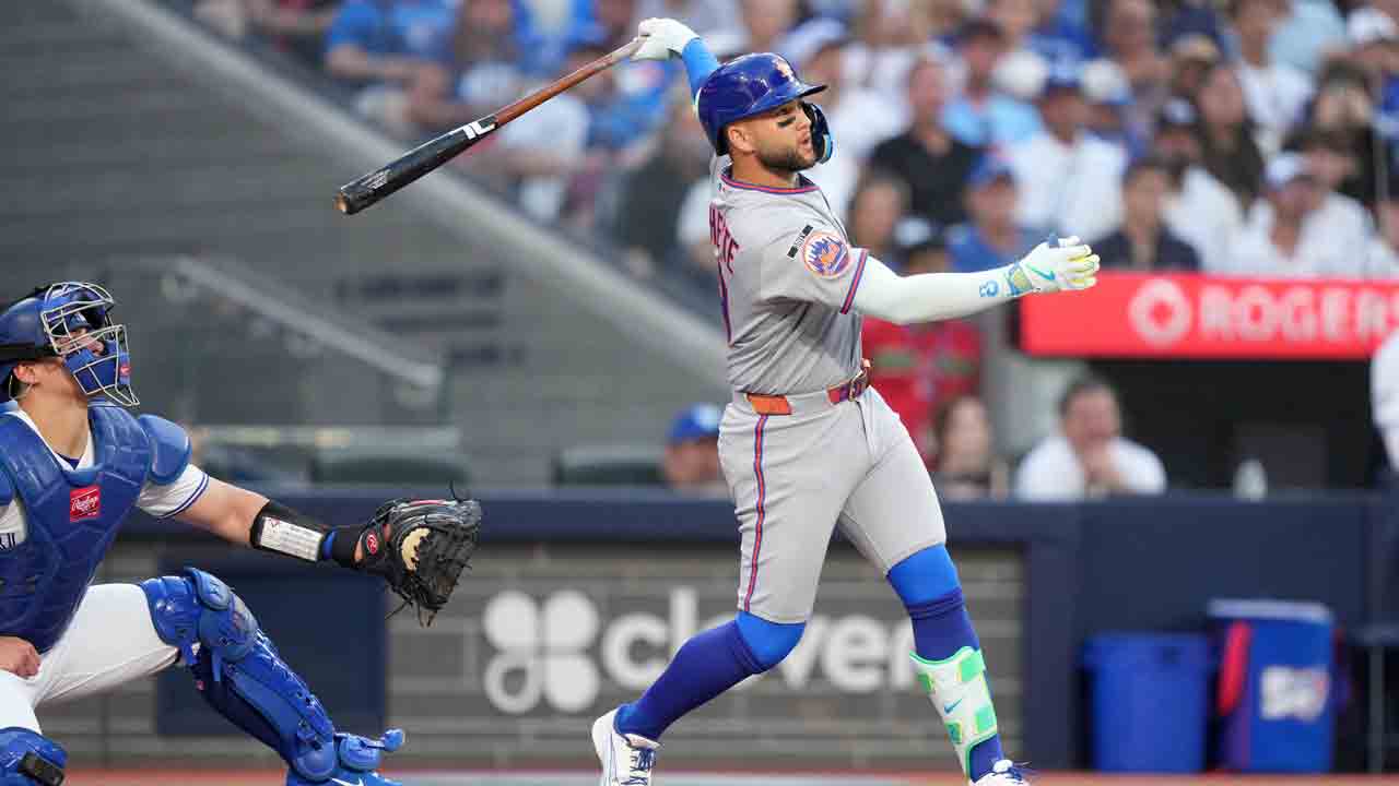 Blue Jays snap six-game losing streak as Bichette returns to Toronto