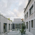 © Jean Baptiste Thiriet Yard House / Exbrayat Enrico architectes - Exterior Photography, Concrete, Courtyard