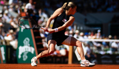 Qualifier Chwalinska sets Roland Garros quarterfinal against Kalinskaya