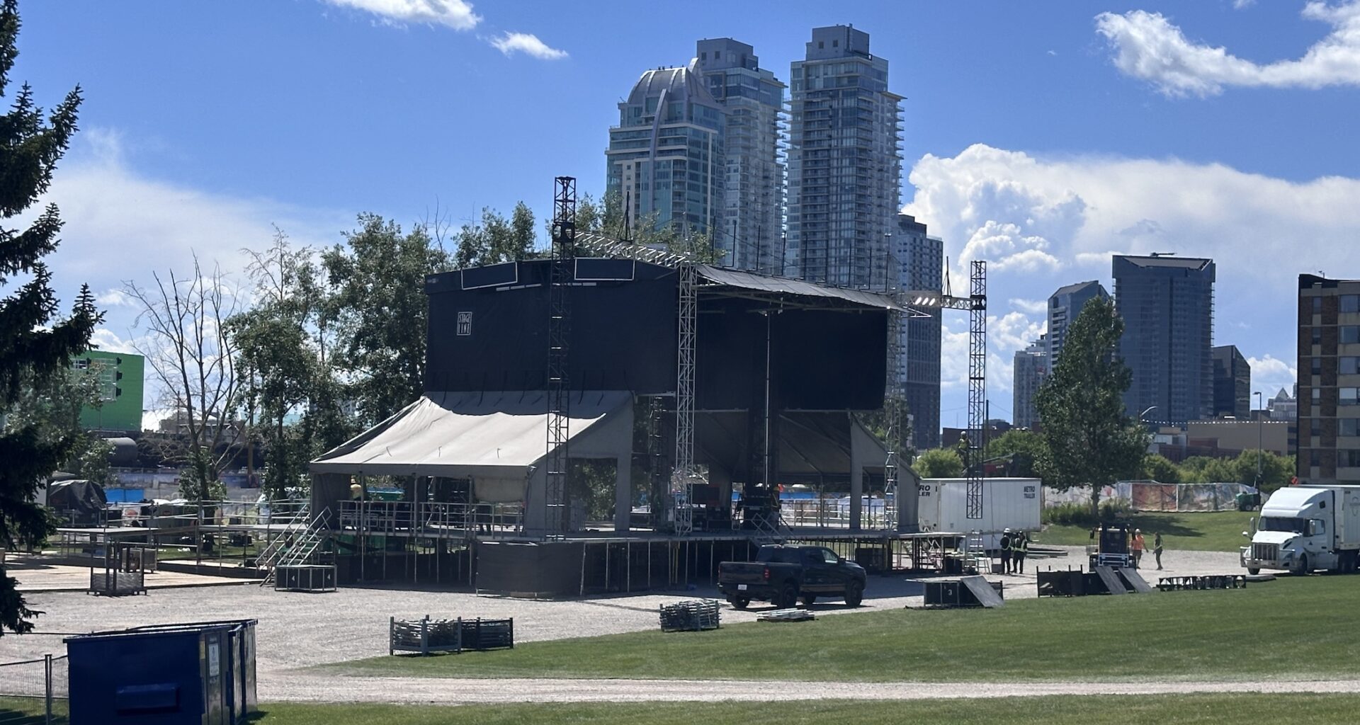 Country Thunder cancels weekend Calgary festival; Mayor calls 'BS'
