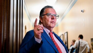 ‘The story is wrong’: Liberal caucus chair defends Carney amid reports of yelling at MPs - CTV News