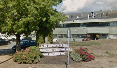 Metro Vancouver outside workers to set up picket lines outside Surrey, Delta works yards