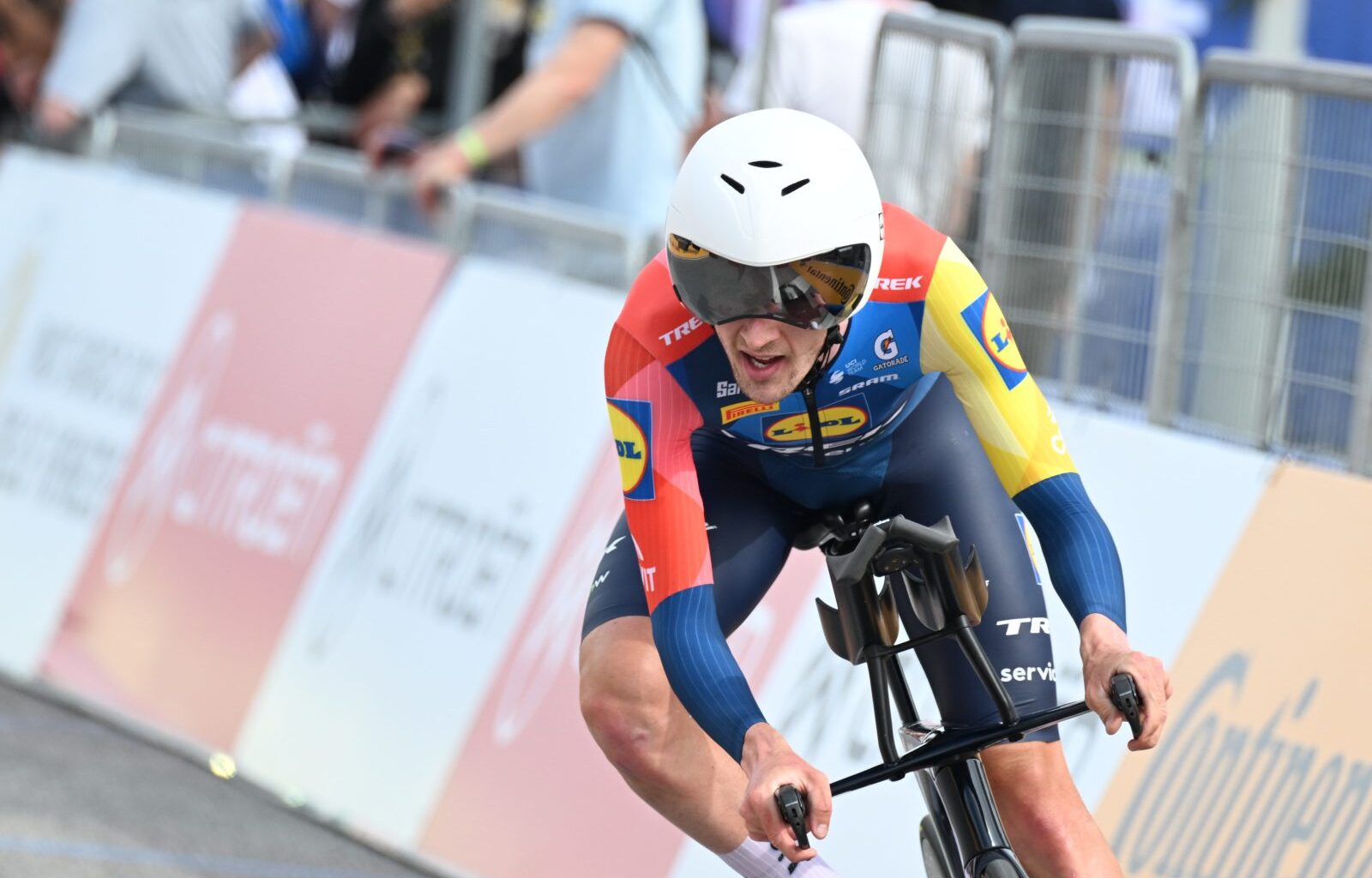 Derek Gee-West last-minute addition to the Tour de France