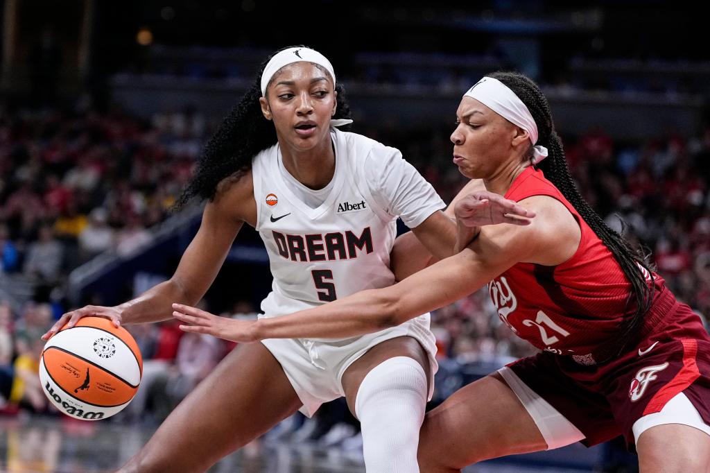 Angel Reese becomes fastest player in WNBA history to reach 1,000 rebounds in Atlanta Dream win – Chicago Tribune