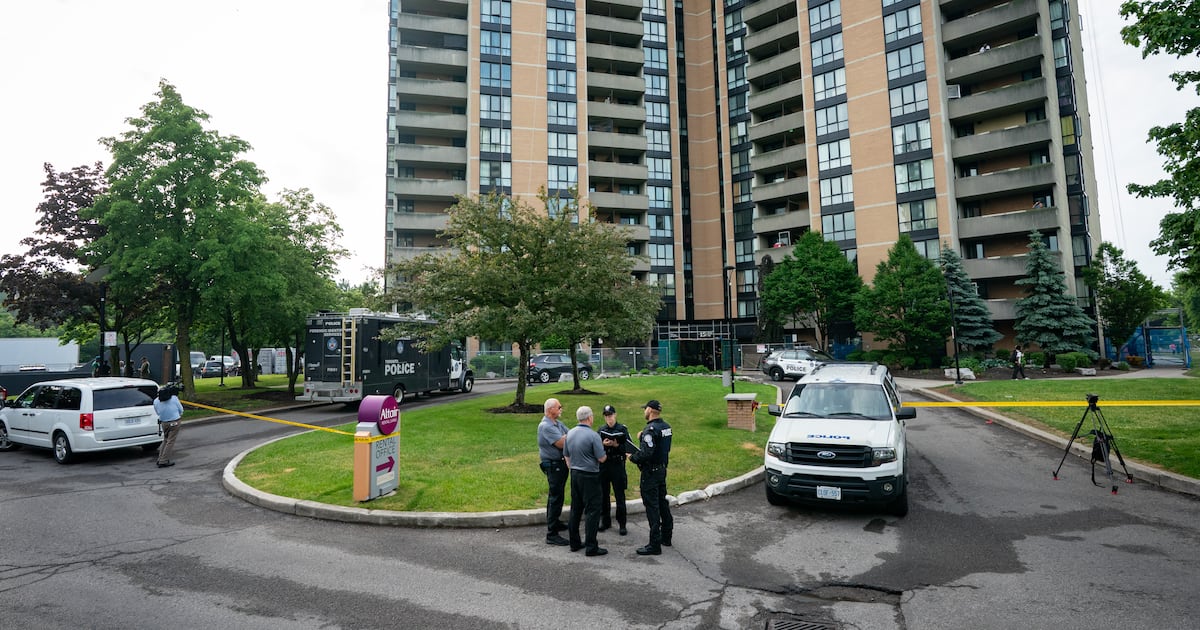 Toronto police shooting: Tributes pour in