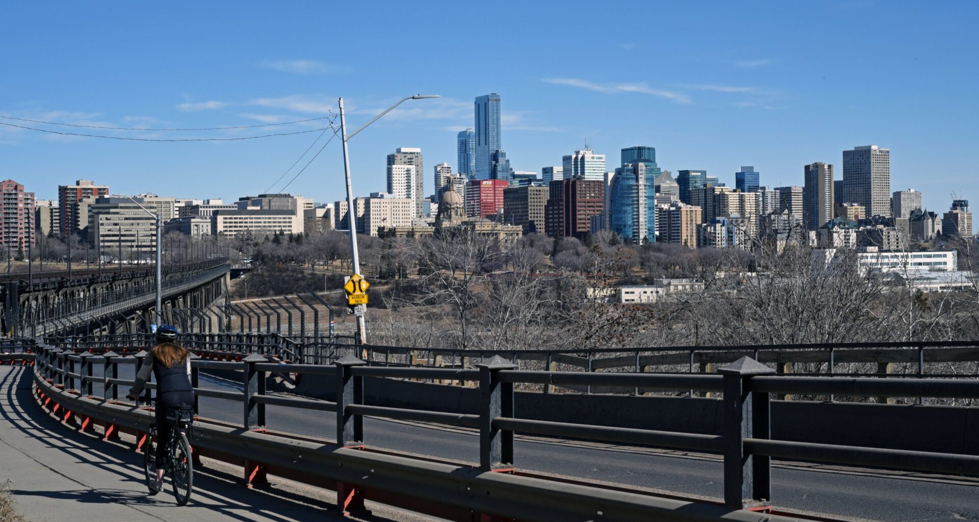 East sidewalk closed indefinitely on Edmonton's High Level Bridge