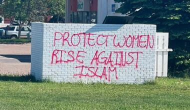 Graffiti outside north Edmonton Islamic daycare being investigated by hate crime unit