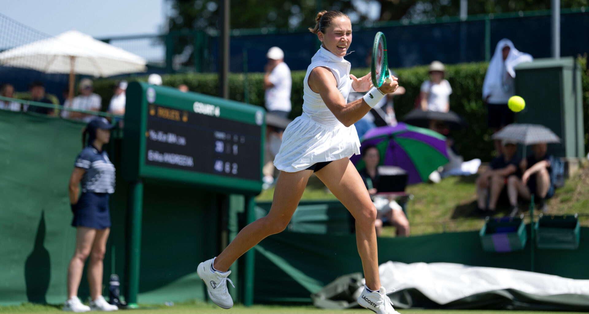 How Erika Andreeva found her way back to tennis while cheering on Mirra's rise