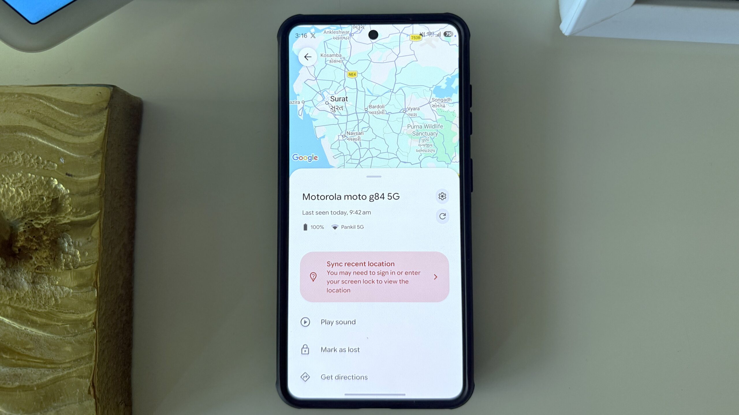 Find Hub app on Samsung Galaxy phone Find Hub app on Samsung Galaxy phone