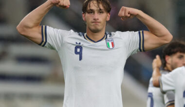 Francesco Pio Esposito celebrates scoring for Italy against Luxembourg (@optapaolo)