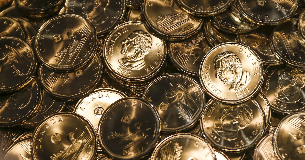 Canadian economy: Loonie falls amid demand for U.S. dollar
