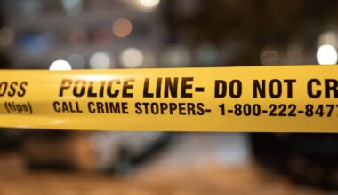 Two suspects flee after downtown Toronto crash