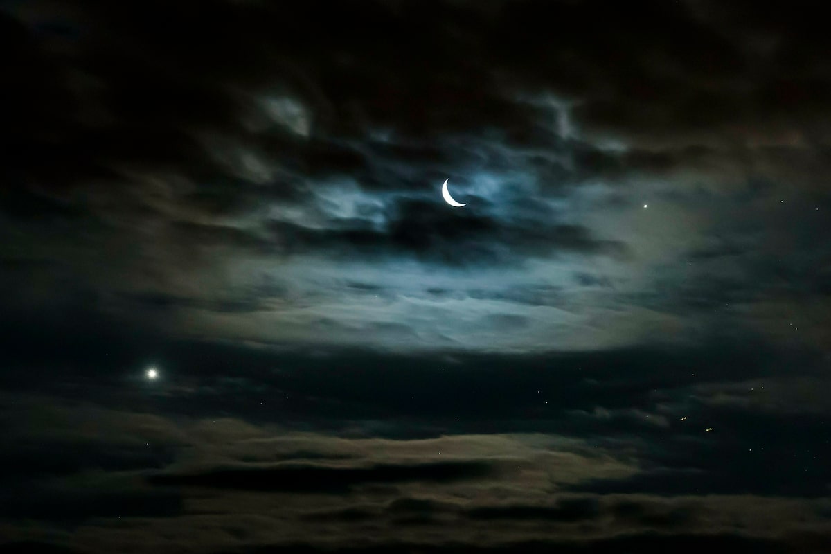Venus and Jupiter cozy up in the night sky
