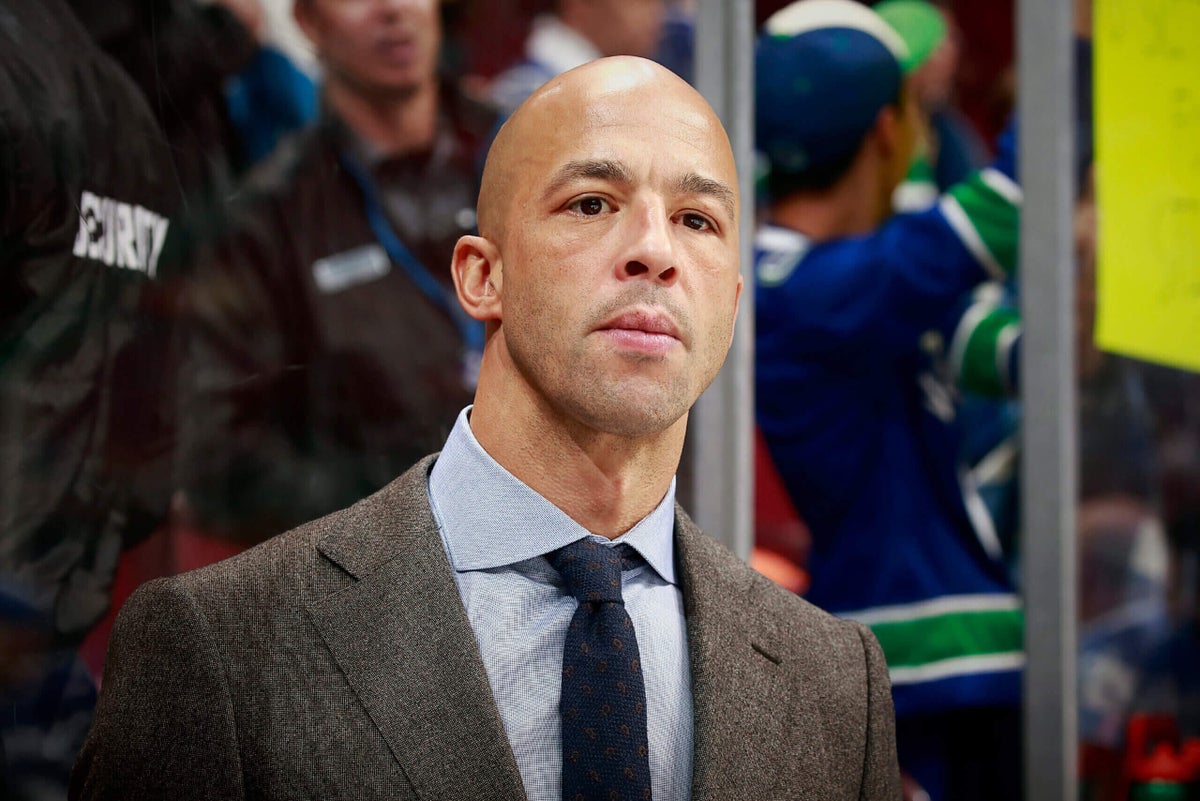Vancouver Canucks name Manny Malhotra as head coach