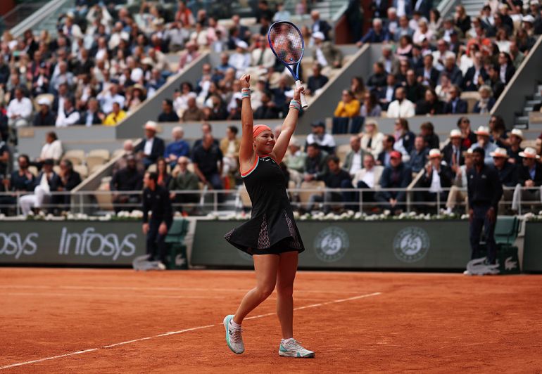 Diana Shnaider celebrates winning match point against Aryna Sabalenka during their Women's Singles quarter-final match