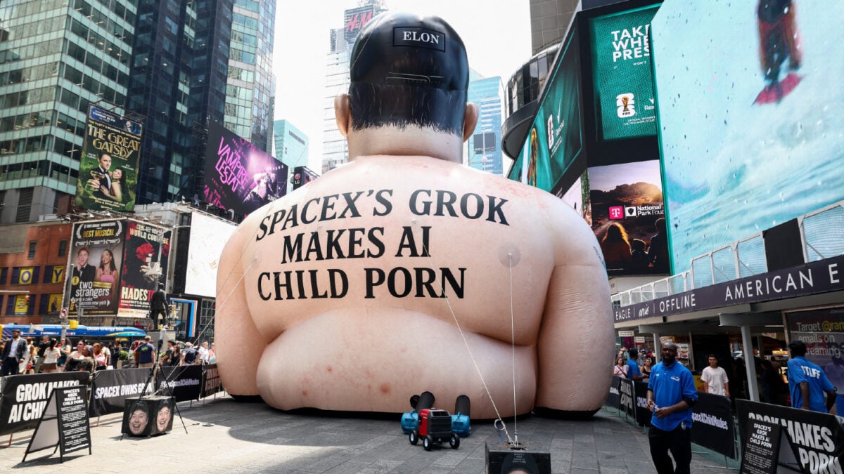 Inflatable Elon Musk Appears in Times Square, Begs to be Popped like the AI Bubble