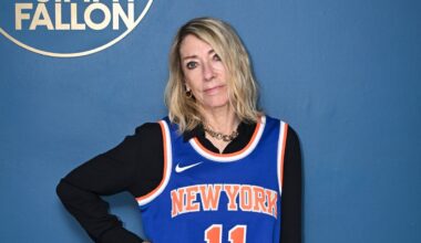 Watch Kim Gordon Play “Play Me” on The Tonight Show