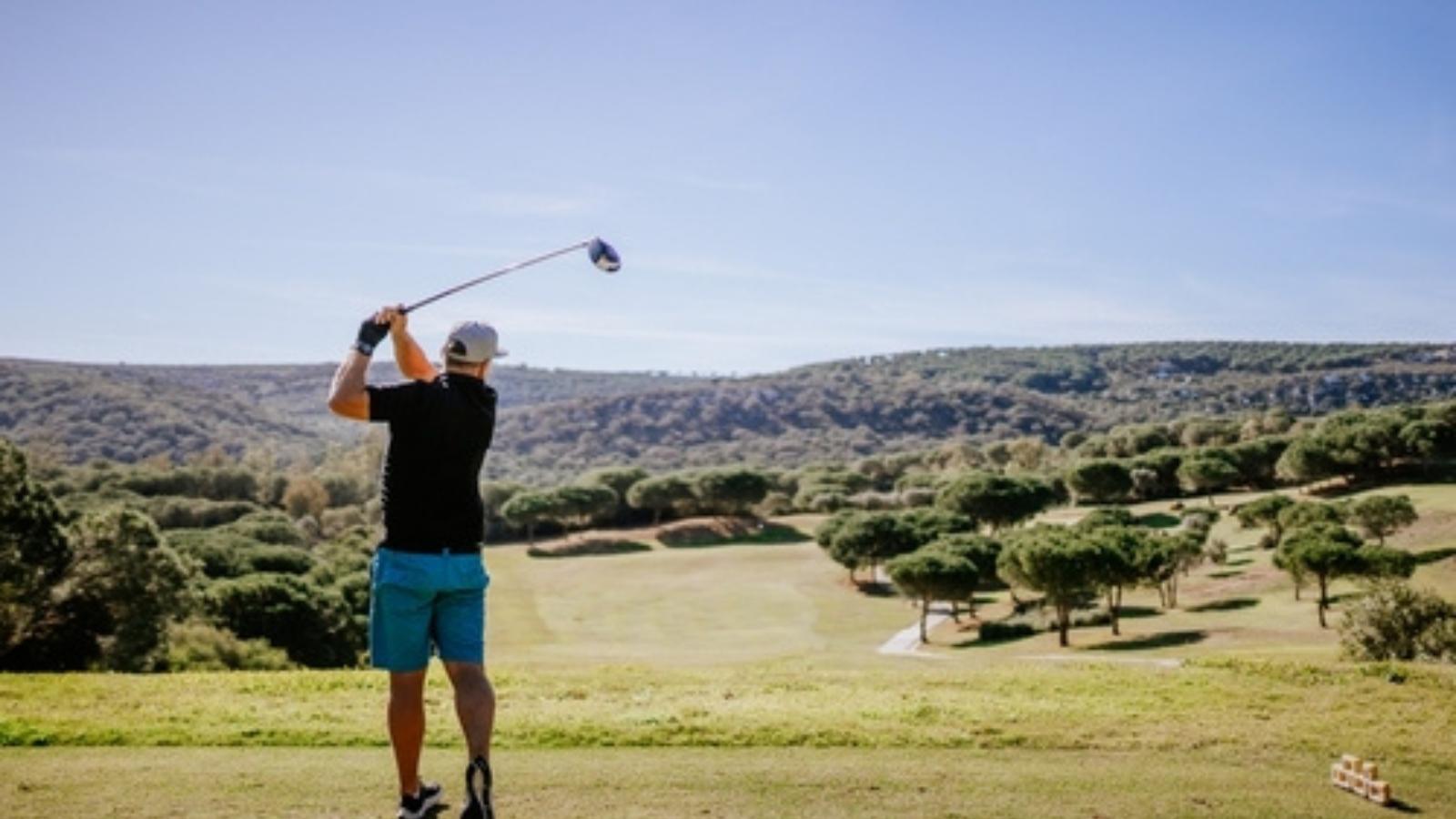 Man golfing